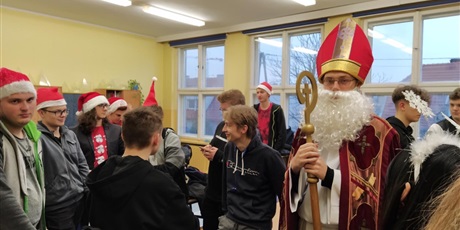 6 grudnia gościliśmy w naszej szkole trzech Mikołajów