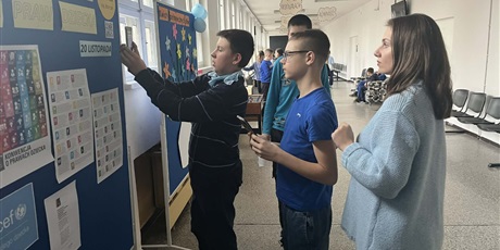 Powiększ grafikę: 20-listopada-w-naszej-szkole-swietowalismy-dzien-praw-dziecka-660015.jpg