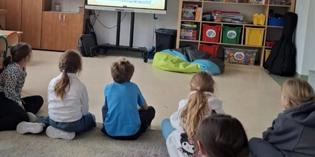 25 listopada 2025r Świetliczaki z radością świętowały Dzień Pluszowego Misia! 🐻🐨