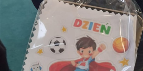 Powiększ grafikę: dzien-chlopaka-w-oddziale-0-643371.jpg