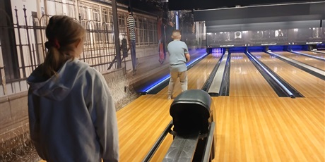 Powiększ grafikę: dzis-ekipa-swietlicy-przystan-ruszyla-na-podboj-kregielni-679162.jpg