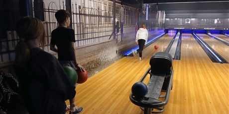 Powiększ grafikę: dzis-ekipa-swietlicy-przystan-ruszyla-na-podboj-kregielni-679163.jpg