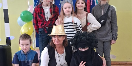 Powiększ grafikę: karnawalowe-szalenstwo-najmlodszych-676519.jpg