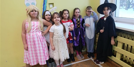 Powiększ grafikę: karnawalowe-szalenstwo-najmlodszych-676521.jpg