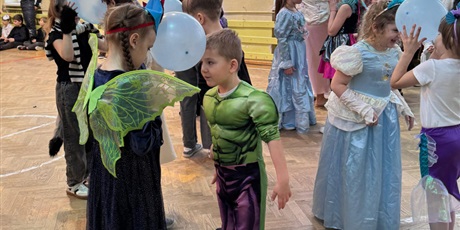 Powiększ grafikę: karnawalowe-szalenstwo-najmlodszych-676524.jpg