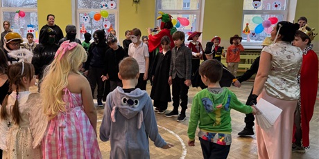 Powiększ grafikę: karnawalowe-szalenstwo-najmlodszych-676526.jpg