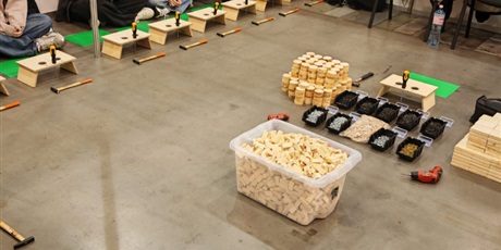 Powiększ grafikę: klasa-vii-a-na-targach-mlodziezy-659891.jpg