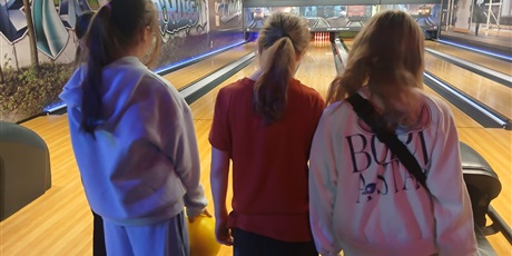 Powiększ grafikę: kolejny-etap-rozgrywek-bowlingowych-za-nami-695016.jpg