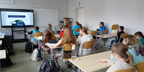 Powiększ grafikę: lekcja-online-cyberbezpieczenstwo-w-pigulce-687263.jpg