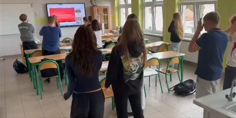 🦴💃 Makarena inaczej!