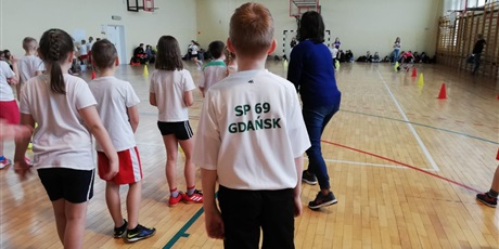 Powiększ grafikę: miedzyszkolne-sztafety-sprawnosciowe-44729.jpg