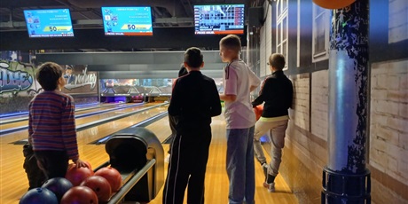 Powiększ grafikę: pierwsza-tura-zawodow-bowlingowych-za-nami-695019.jpg