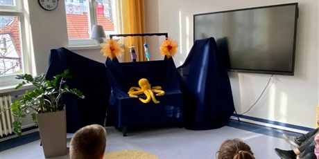 Powiększ grafikę: przedstawienie-teatralne-657158.jpg