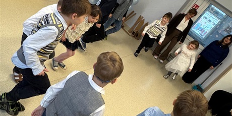 Powiększ grafikę: przedszkolne-serca-dla-babc-i-dziadkow-676505.jpg