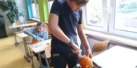 Powiększ grafikę: rzezby-z-dyni-653986.jpg