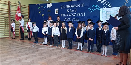 Powiększ grafikę: slubowanie-klas-pierwszych-314105.jpg