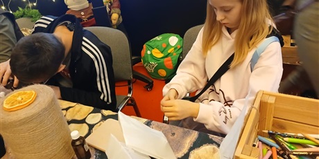 Powiększ grafikę: swiateczna-wyprawa-swietlicy-przystan-668121.jpg