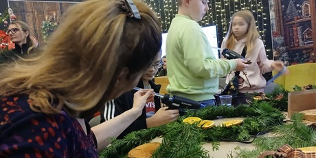 Powiększ grafikę: swiateczna-wyprawa-swietlicy-przystan-668123.jpg