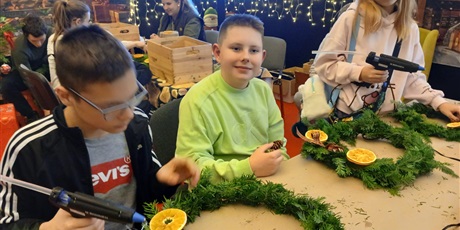 Powiększ grafikę: swiateczna-wyprawa-swietlicy-przystan-668127.jpg