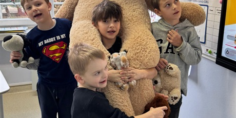 Powiększ grafikę: swiatowy-dzien-misia-w-zerowce-659875.jpg