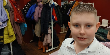 Powiększ grafikę: swietlica-przystan-wybrala-sie-z-opiekunami-do-teatru-miniatura-659771.jpg