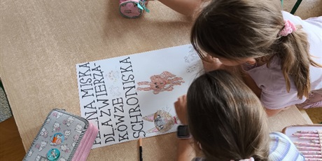 Powiększ grafikę: swietliczaki-rozmawiaja-o-zwierzetach-643328.jpg