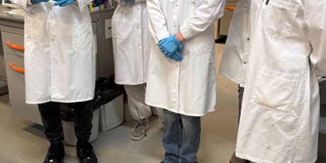 🔬 Uczniowie klasy 8 w chemicznej fabryce substancji ⚗