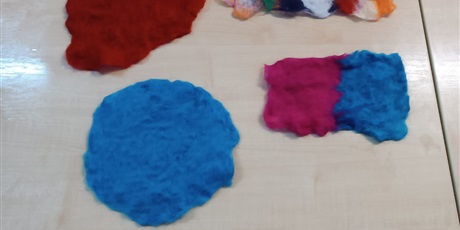 Powiększ grafikę: w-ostatni-czwartek-zakonczylismy-warsztaty-z-filcu-657142.jpg