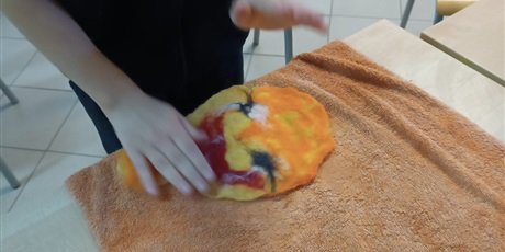 Powiększ grafikę: w-ostatni-czwartek-zakonczylismy-warsztaty-z-filcu-657154.jpg