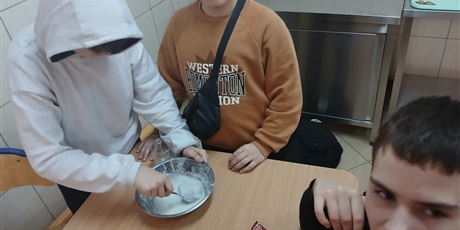 Powiększ grafikę: w-ostatnia-srode-w-naszej-swietlicy-zrobilo-sie-naprawde-swiatecznie-668016.jpg