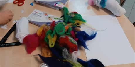 Powiększ grafikę: warsztaty-artystyczne-z-udzialem-ksiazki-niesamowite-przygody-dziesieciu-skarpetek-670308.jpg