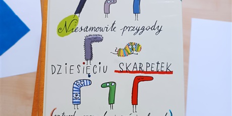 Powiększ grafikę: warsztaty-artystyczne-z-udzialem-ksiazki-niesamowite-przygody-dziesieciu-skarpetek-670309.jpg