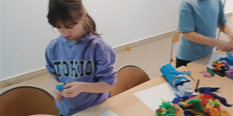 Powiększ grafikę: warsztaty-artystyczne-z-udzialem-ksiazki-niesamowite-przygody-dziesieciu-skarpetek-670311.jpg