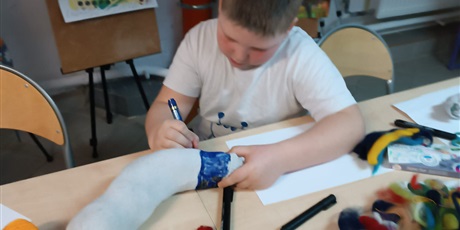 Powiększ grafikę: warsztaty-artystyczne-z-udzialem-ksiazki-niesamowite-przygody-dziesieciu-skarpetek-670312.jpg