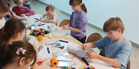 Powiększ grafikę: warsztaty-artystyczne-z-udzialem-ksiazki-niesamowite-przygody-dziesieciu-skarpetek-670314.jpg