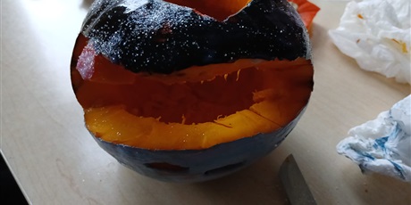 Powiększ grafikę: warsztaty-rzezbienia-w-dyni-657314.jpg