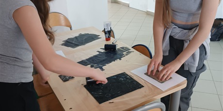 Powiększ grafikę: warsztay-z-technika-linorytu-605530.jpg