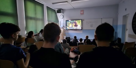Powiększ grafikę: wieczor-filmowy-w-sp69-605486.jpg