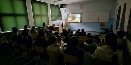 Powiększ grafikę: wieczor-filmowy-w-sp69-605487.jpg