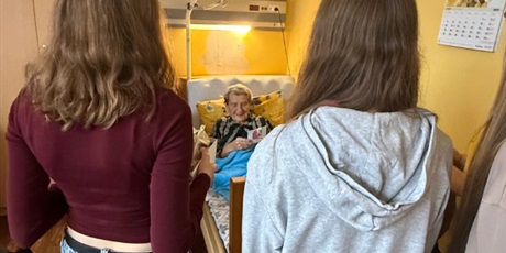 Powiększ grafikę: wizyta-szkolnego-kola-wolontariatu-w-domu-hospicyjnym-im-sw-jozefa-w-sopocie-657232.jpg