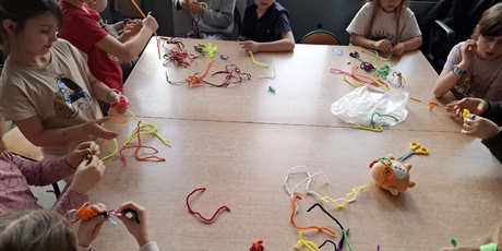 Powiększ grafikę: wytwory-z-drucikow-kreatywnych-657172.jpg